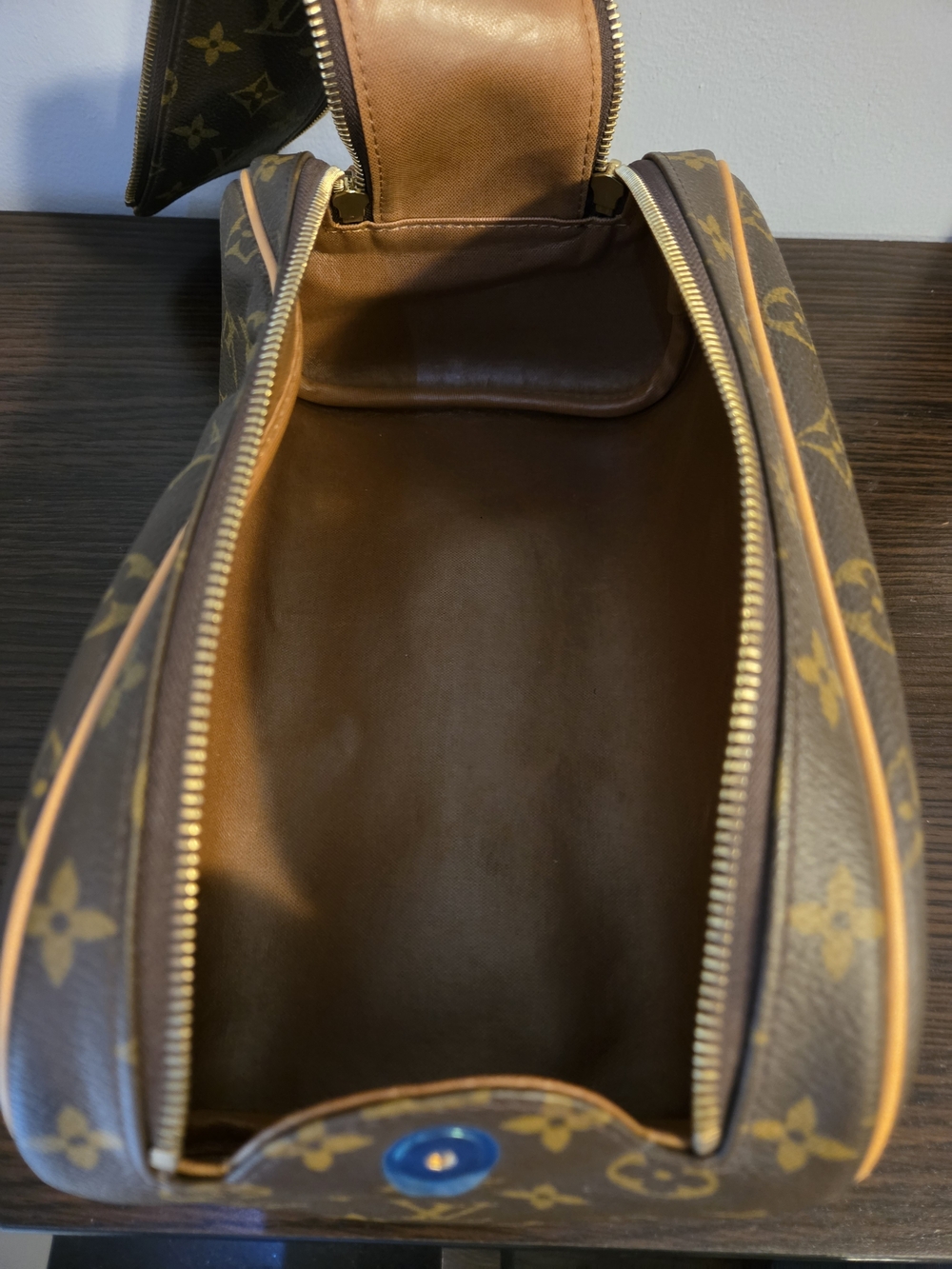 Louis Vuitton Dopp Kit Toilet Pouch Like New Authentic - Picture 10 of 14